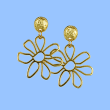 Load image into Gallery viewer, Happy Flower Brass Earrings
