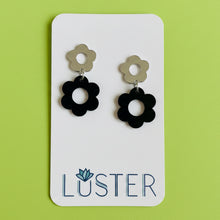 Load image into Gallery viewer, Silver Flower Lightweight Earrings
