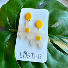 Load image into Gallery viewer, Daisy Acrylic Lightweight Earrings
