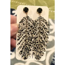 Load image into Gallery viewer, Long Leaf Earrings
